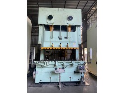 เครื่องปั้ม AIDA 250 TON 