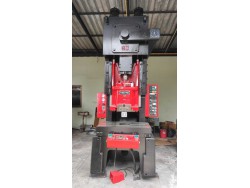 เครื่องปั้ม AMADA 80 ton