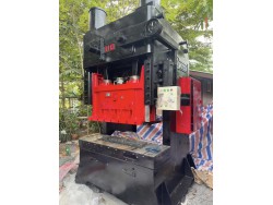 เครื่องปั้ม AMADA 110 ton